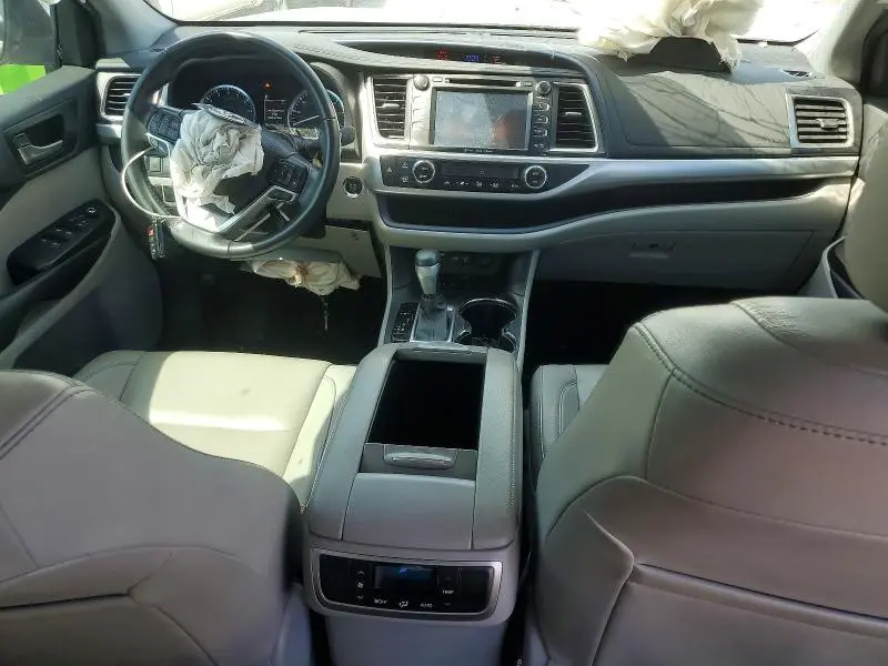2019 TOYOTA HIGHLANDER XLE  