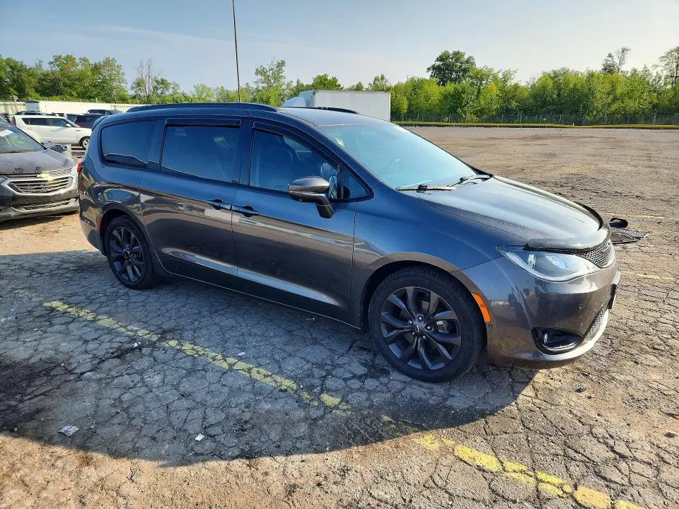 2019 CHRYSLER PACIFICA LIMITED  