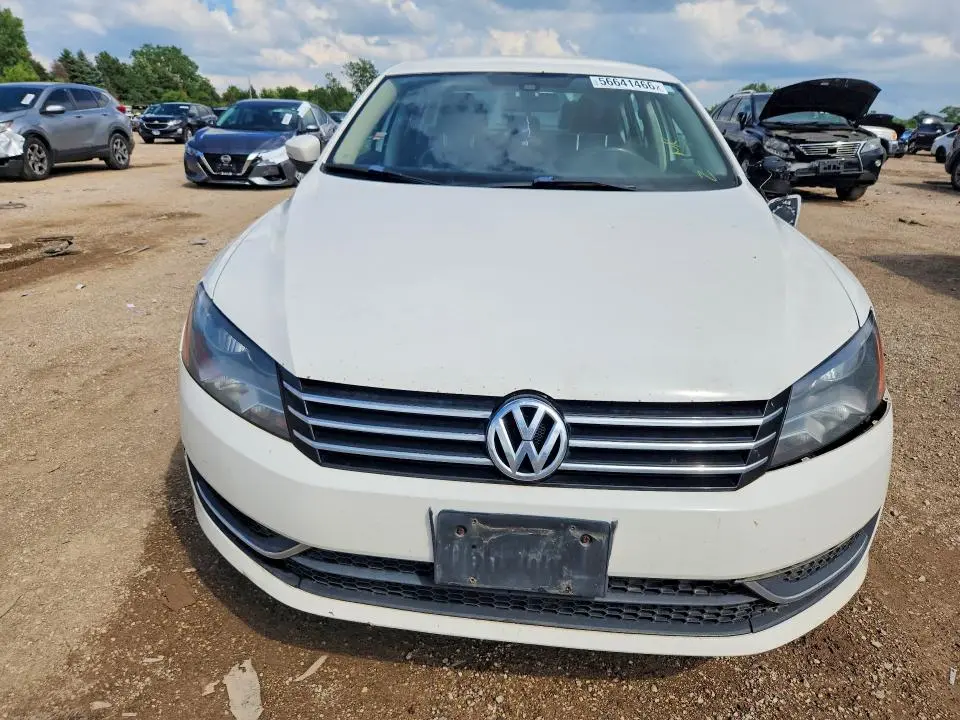 2015 VOLKSWAGEN PASSAT S  