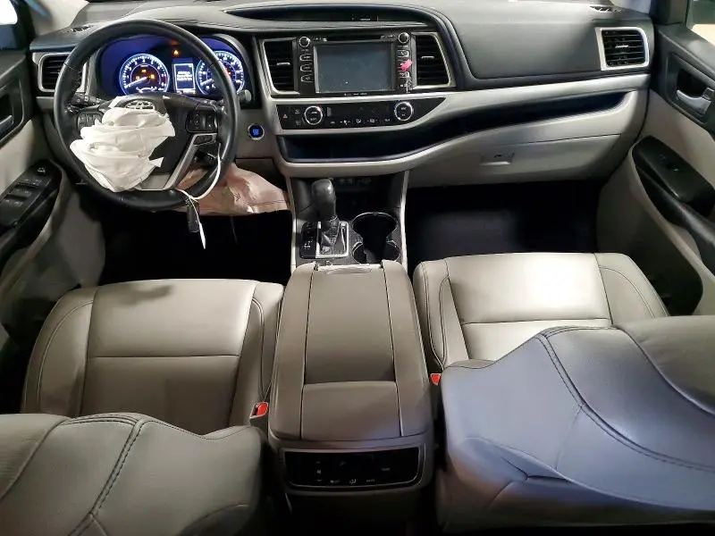 2018 TOYOTA HIGHLANDER XLE  