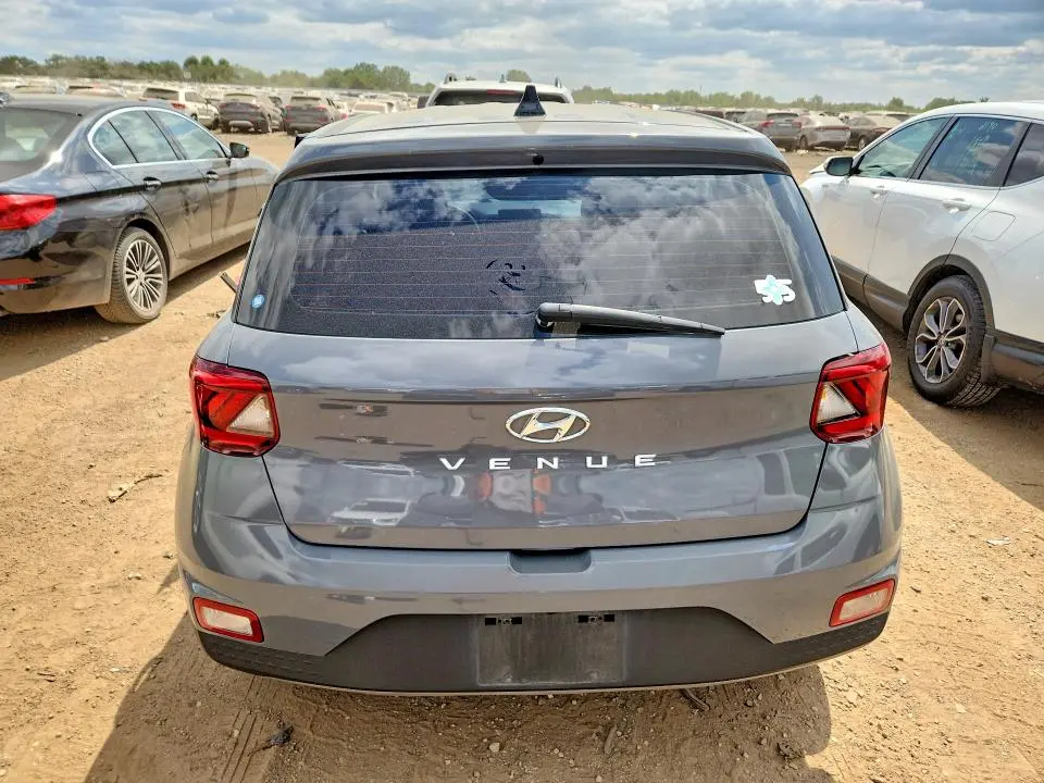 2022 HYUNDAI VENUE SE  