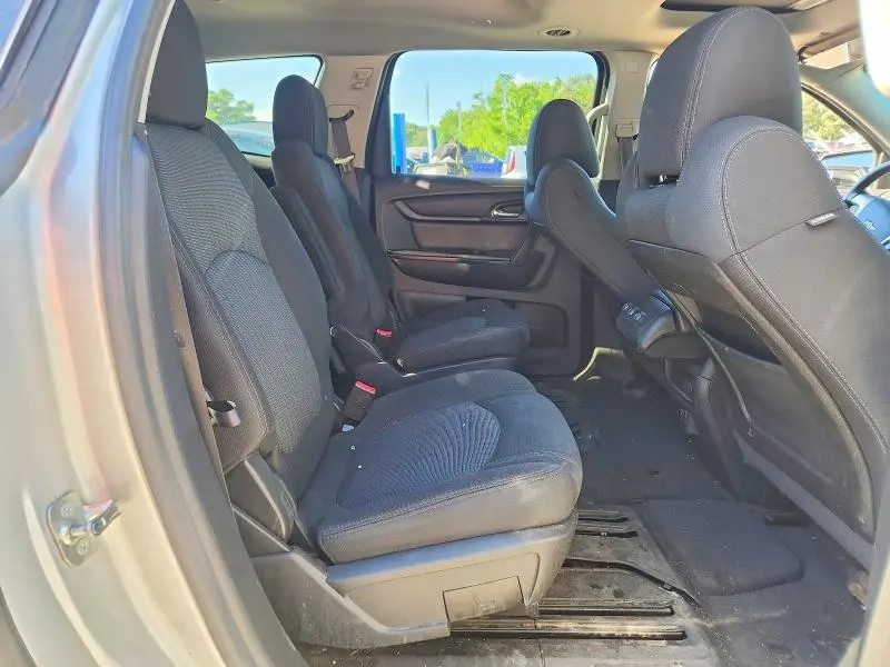 2015 CHEVROLET TRAVERSE LT  