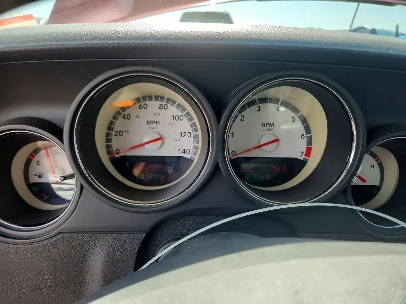 2010 DODGE CHALLENGER SE  