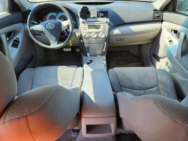 2011 TOYOTA CAMRY SE  