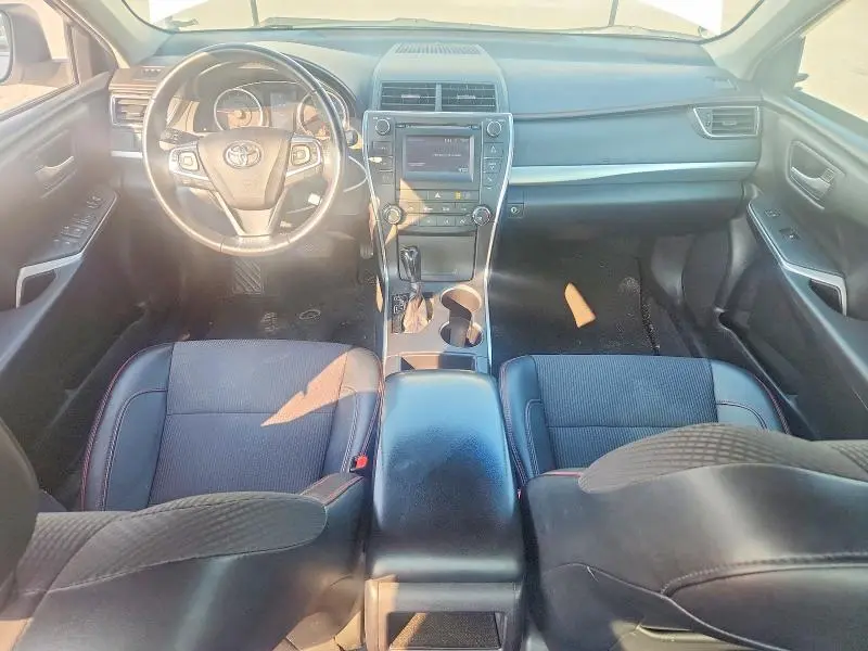 2017 TOYOTA CAMRY SE  