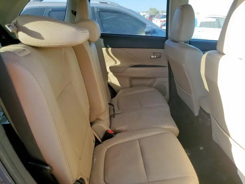 2018 MITSUBISHI OUTLANDER SE  