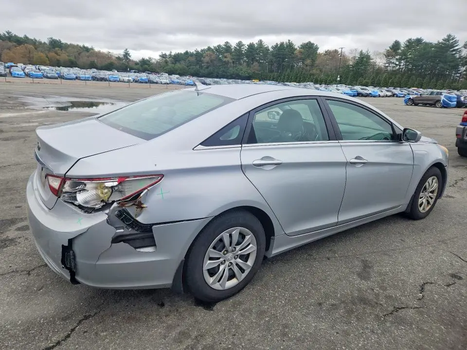 2012 HYUNDAI SONATA GLS  