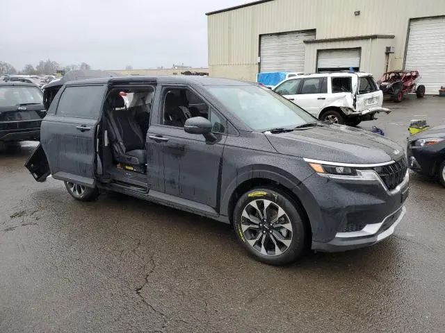2024 KIA CARNIVAL EX  