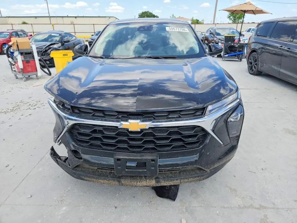 2025 CHEVROLET TRAX LS  
