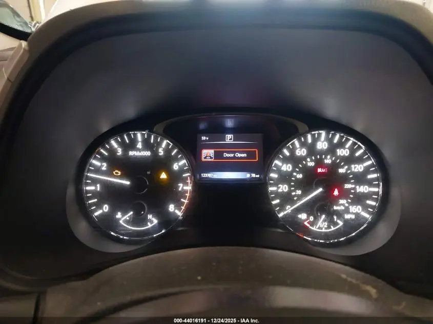 2018 NISSAN PATHFINDER SV