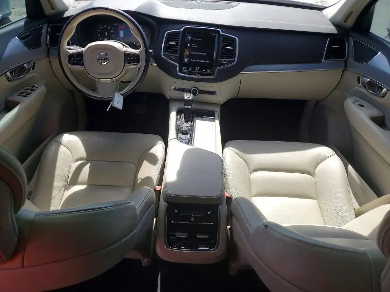 2022 VOLVO XC90 T5 MOMENTUM  