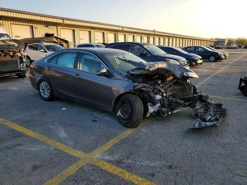 2016 TOYOTA CAMRY LE  