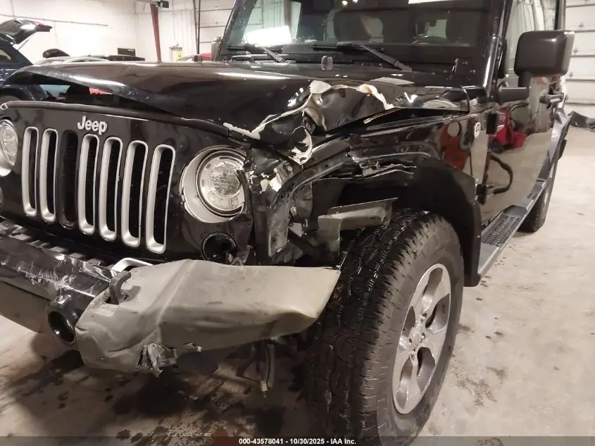 2017 JEEP WRANGLER UNLIMITED SAHARA 4X4