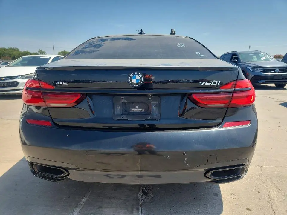 2019 BMW 750 XI  