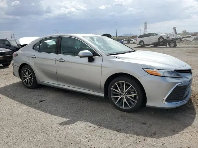 2023 TOYOTA CAMRY XLE  
