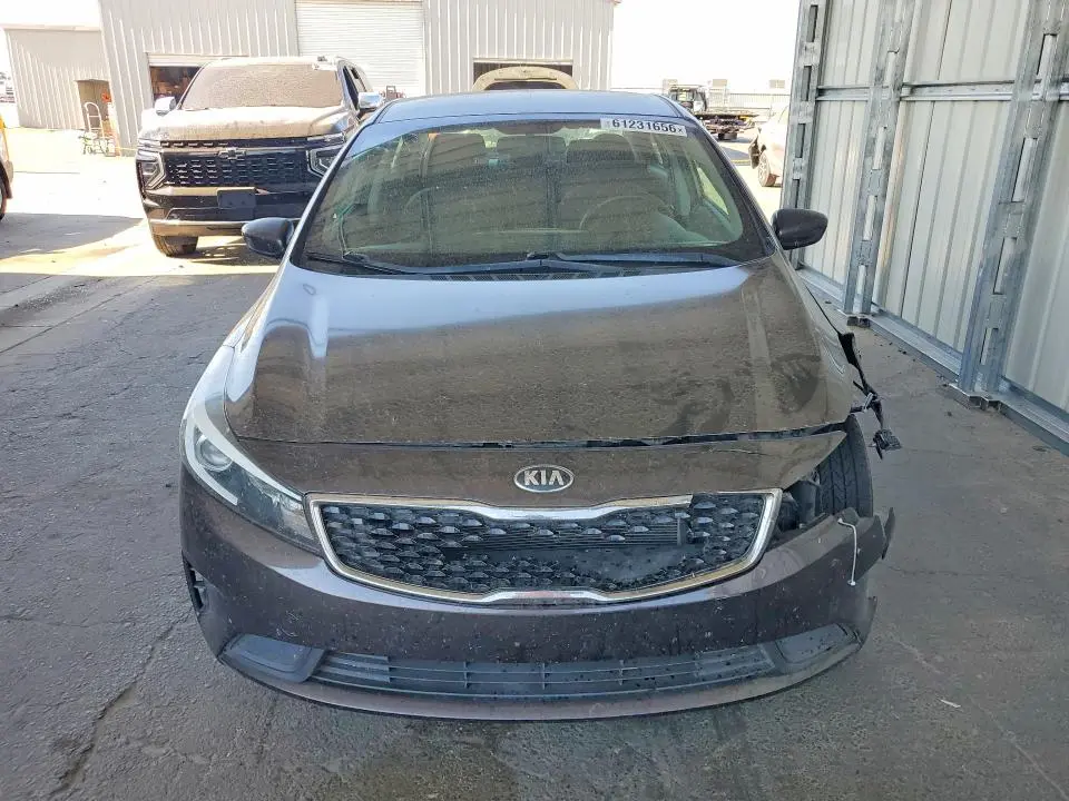 2017 KIA FORTE LX  