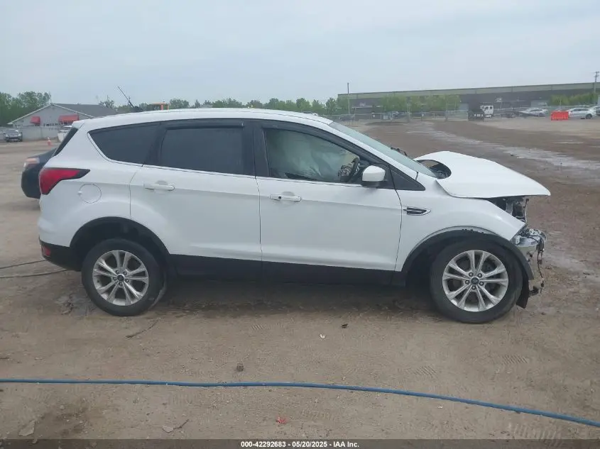 2019 FORD ESCAPE SE