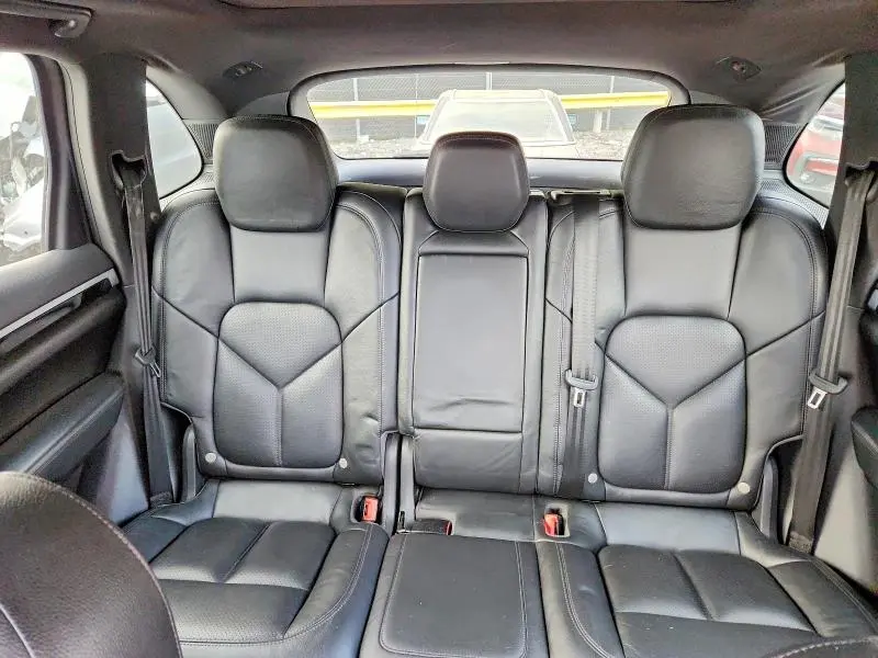 2016 PORSCHE CAYENNE   