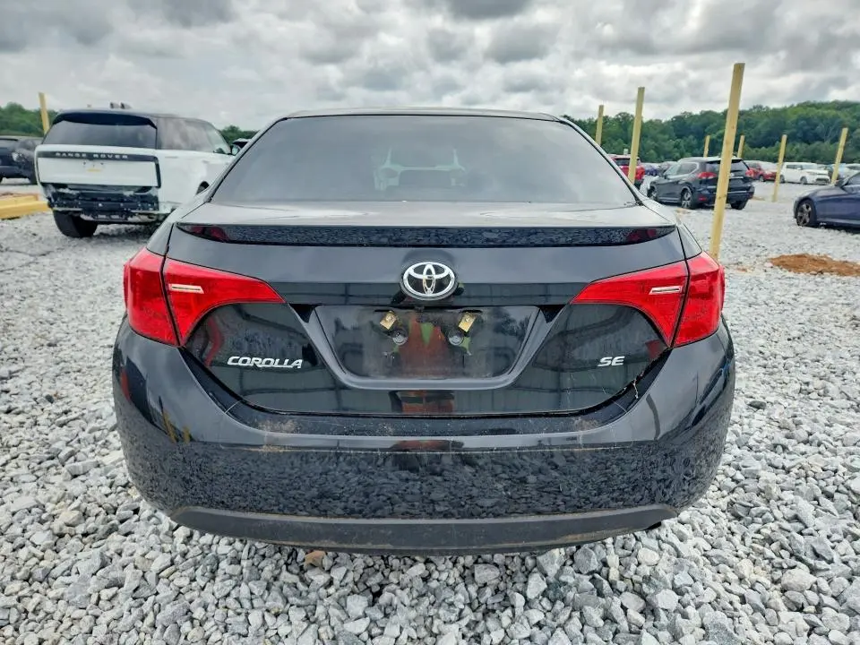 2019 TOYOTA COROLLA SE  