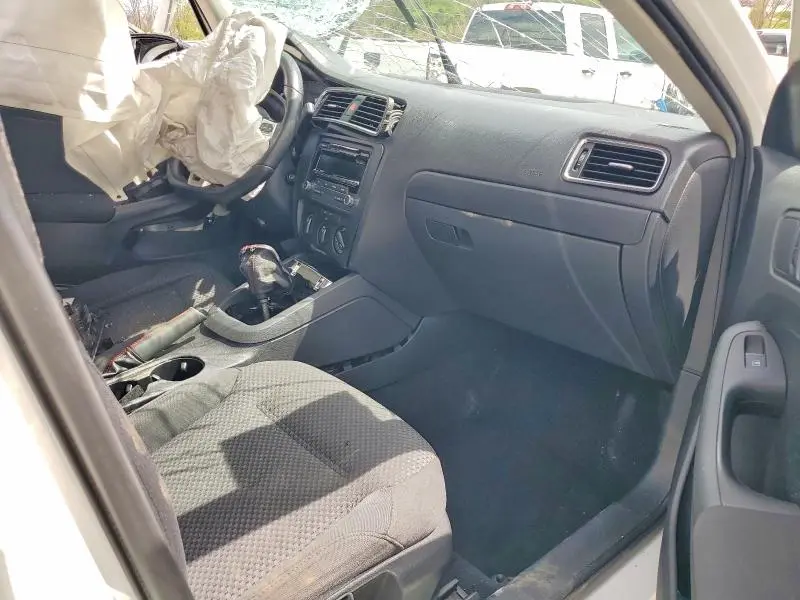 2012 VOLKSWAGEN JETTA   