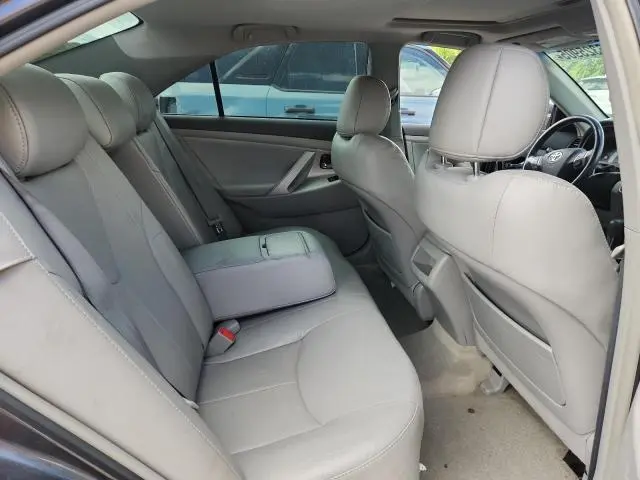 2010 TOYOTA CAMRY SE  