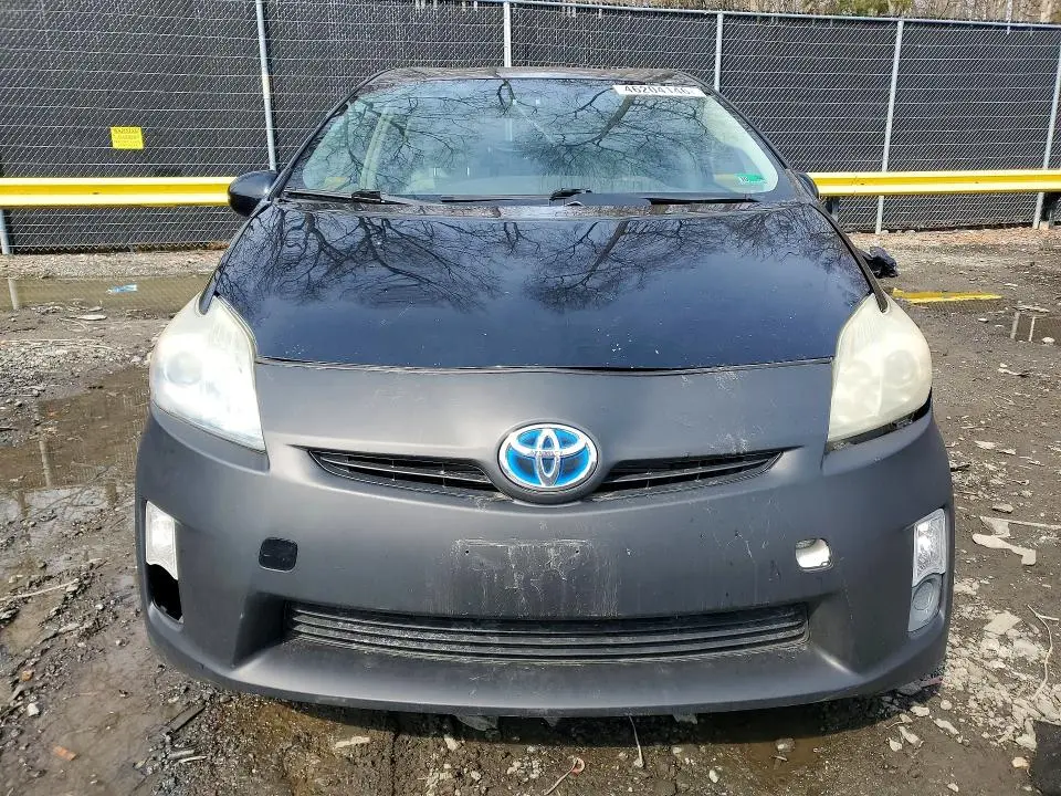 2010 TOYOTA PRIUS III  