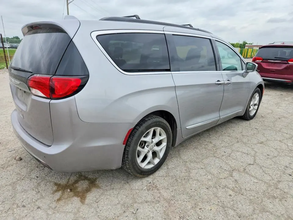 2017 CHRYSLER PACIFICA TOURING L  