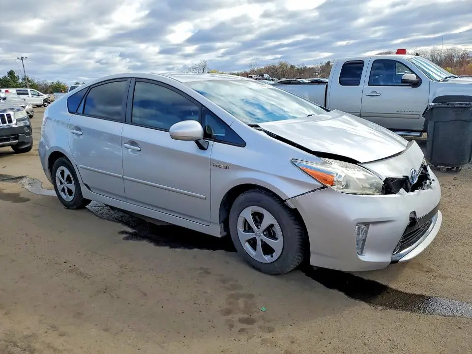 2015 TOYOTA PRIUS TWO  