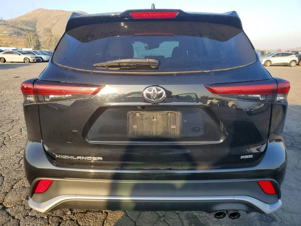 2022 TOYOTA HIGHLANDER XSE  