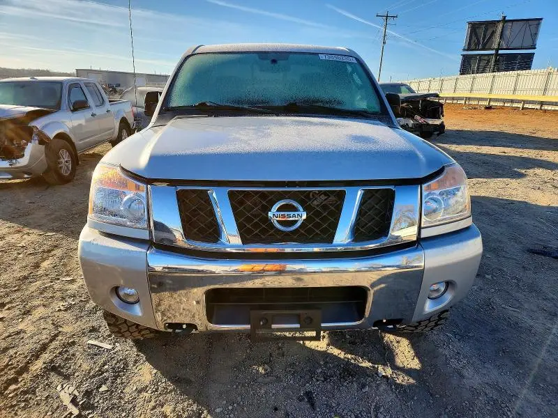 2011 NISSAN TITAN S  
