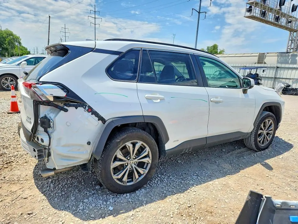 2023 TOYOTA RAV4 XLE PREMIUM  