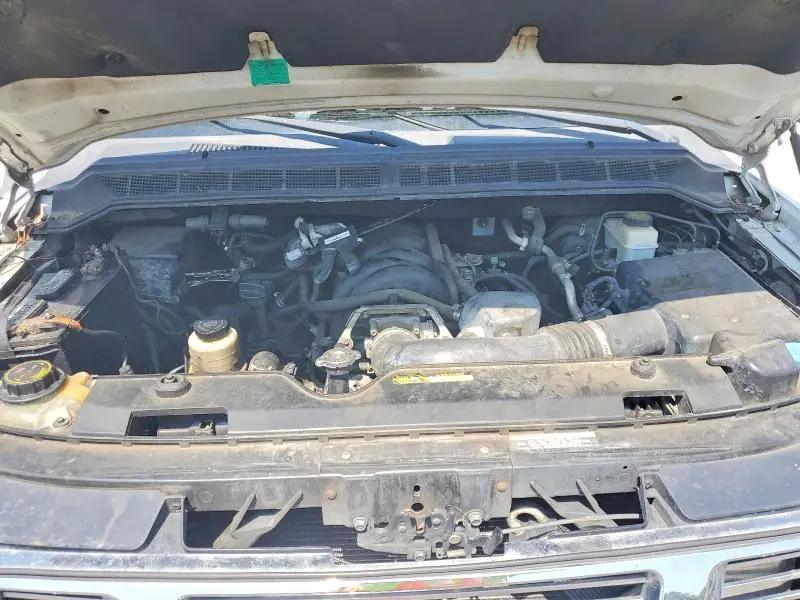 2012 NISSAN TITAN SV  