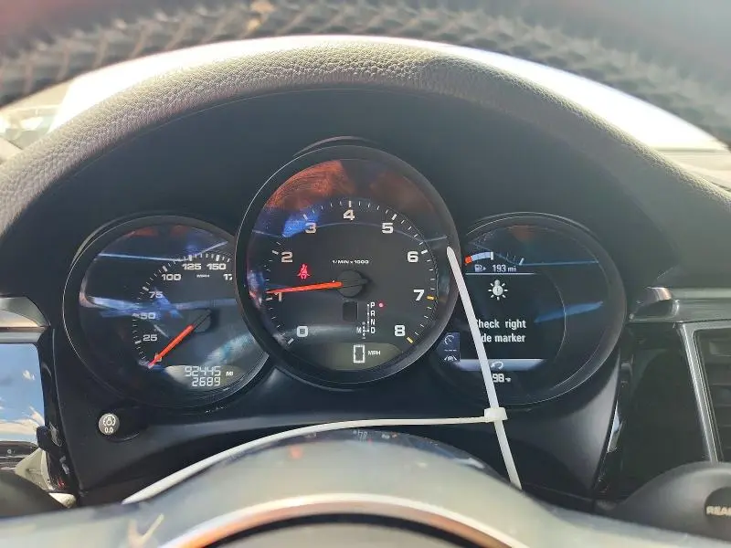 2017 PORSCHE MACAN   