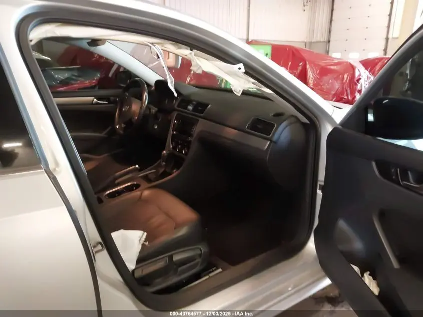 2015 VOLKSWAGEN PASSAT 1.8T SE