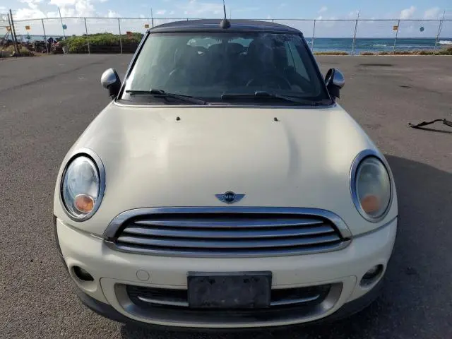 2011 MINI COOPER   