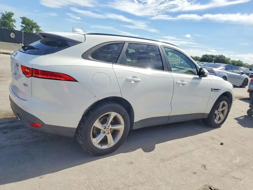 2017 JAGU F-PACE PRE   