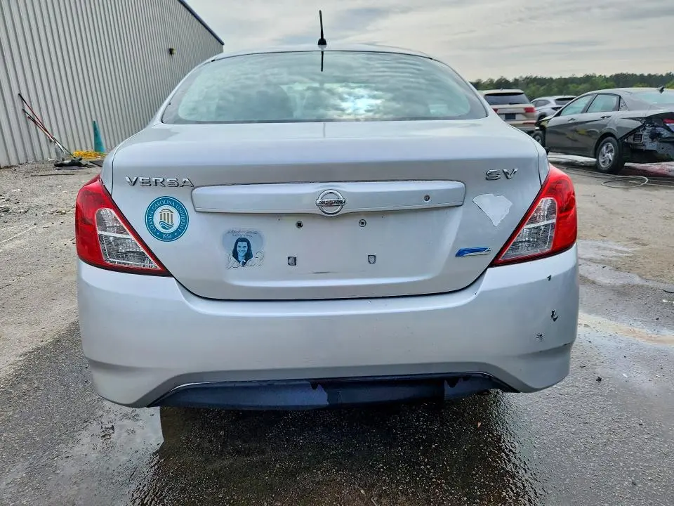 2018 NISSAN VERSA SV  