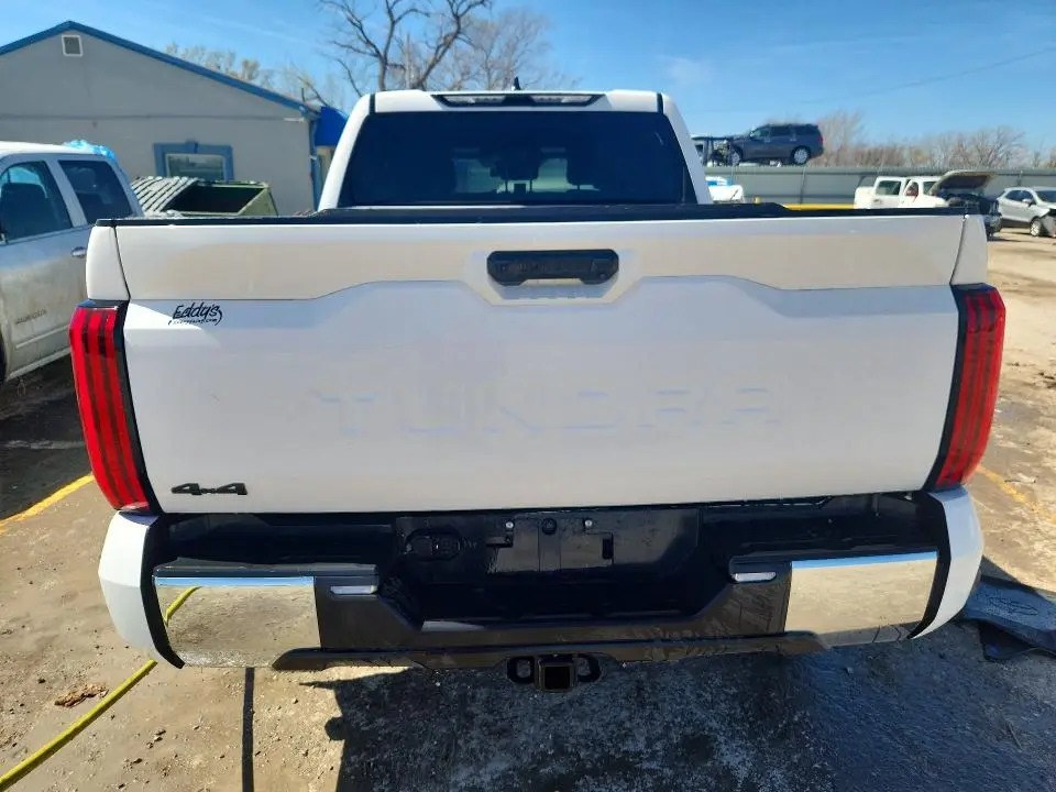 2025 TOYOTA TUNDRA SR5  