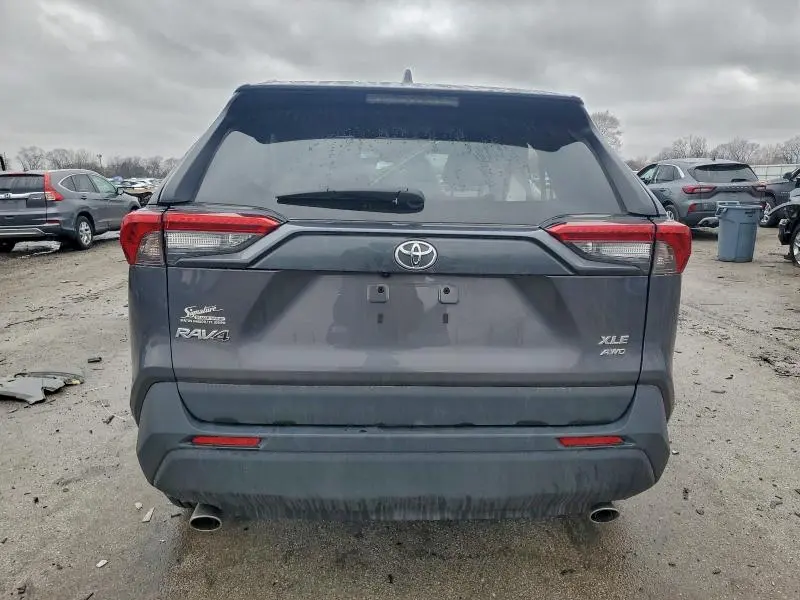 2024 TOYOTA RAV4 XLE  