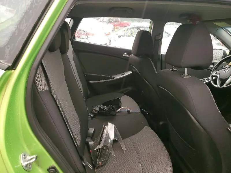2012 HYUNDAI ACCENT GS  