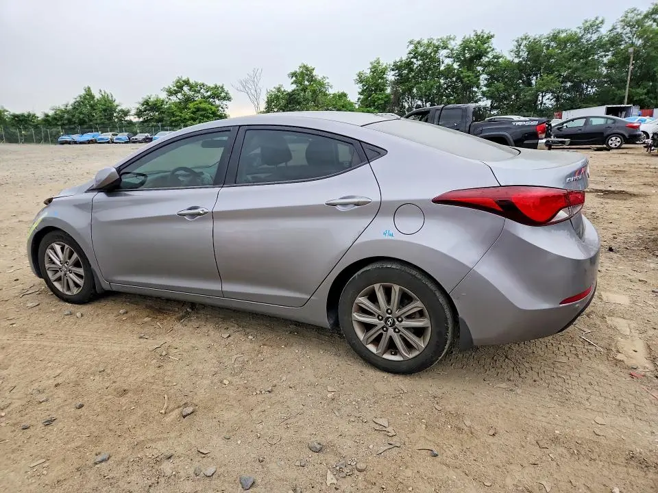 2016 HYUNDAI ELANTRA SE  