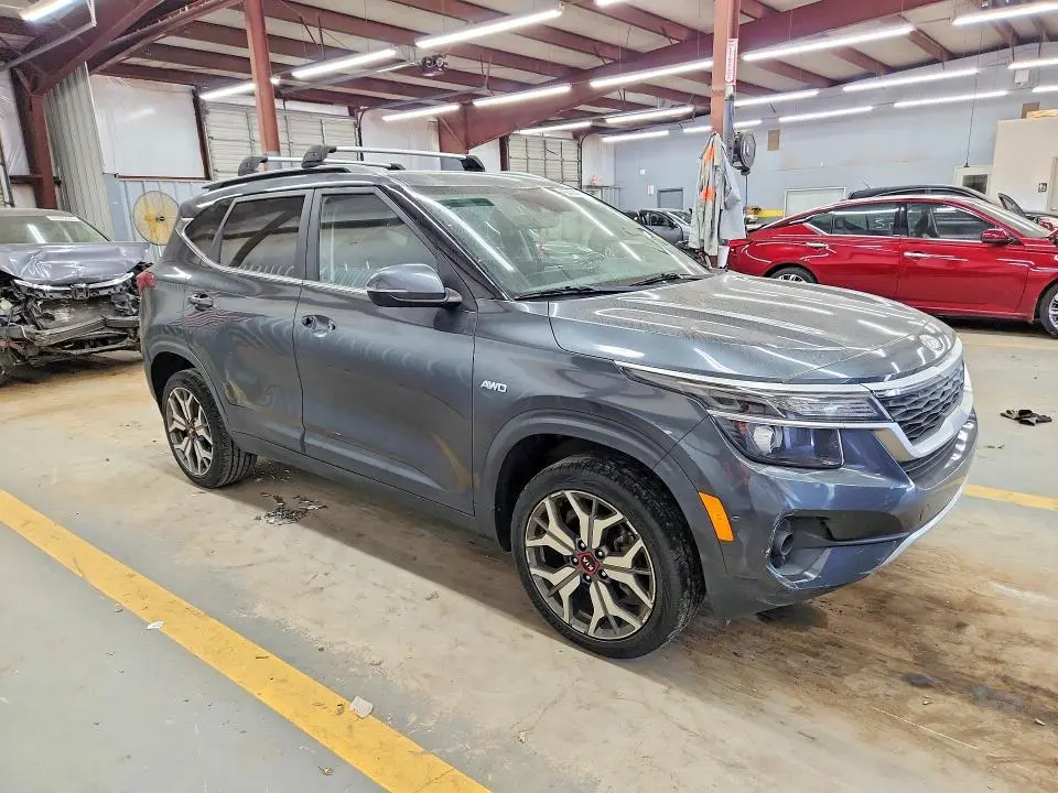 2021 KIA SELTOS S  