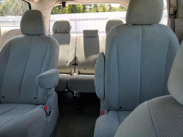 2012 TOYOTA SIENNA 