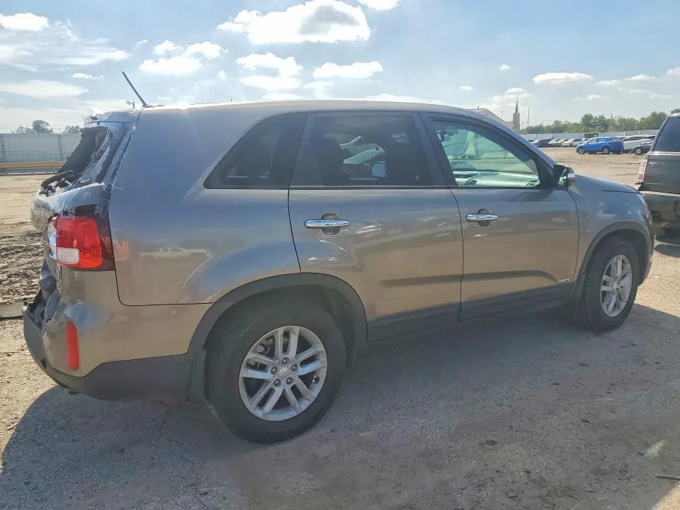 2015 KIA SORENTO LX  