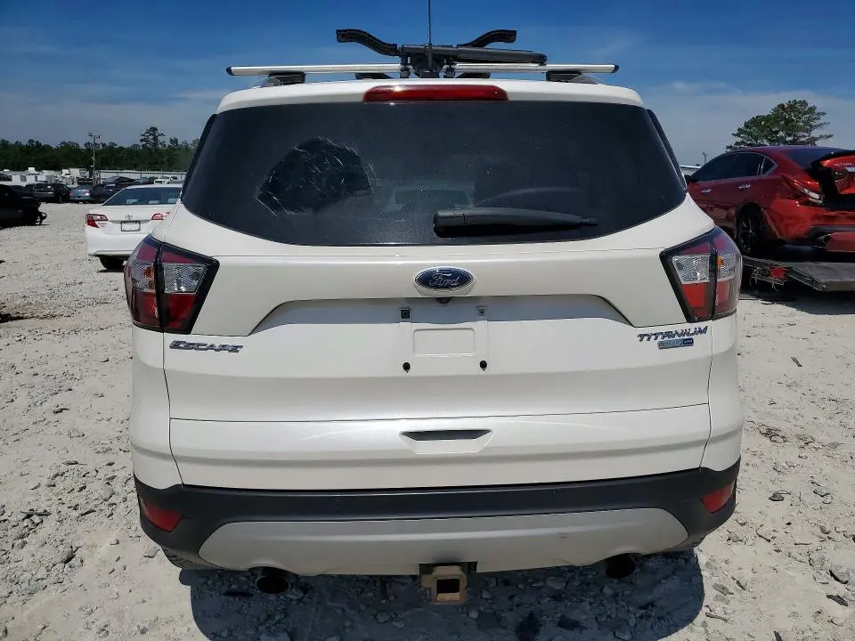 2017 FORD ESCAPE TITANIUM  