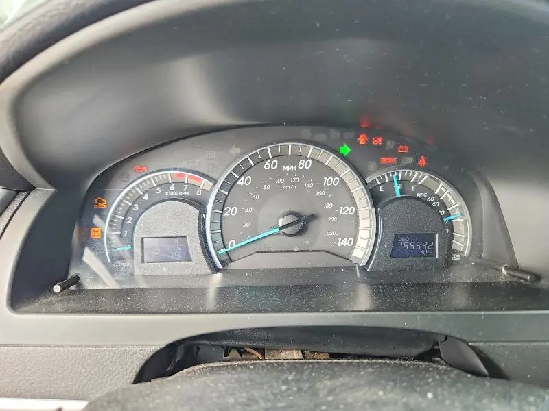 2013 TOYOTA CAMRY SE  