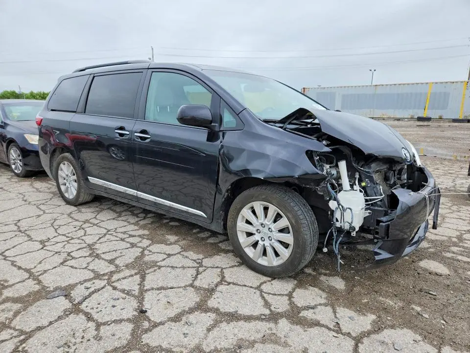 2015 TOYOTA SIENNA XLE PREMIUM 7-PASSENGER  