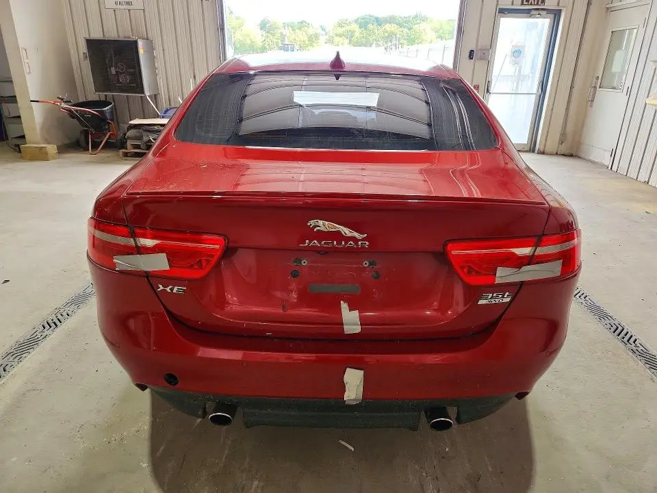 2017 JAGUAR XE R - SPORT  