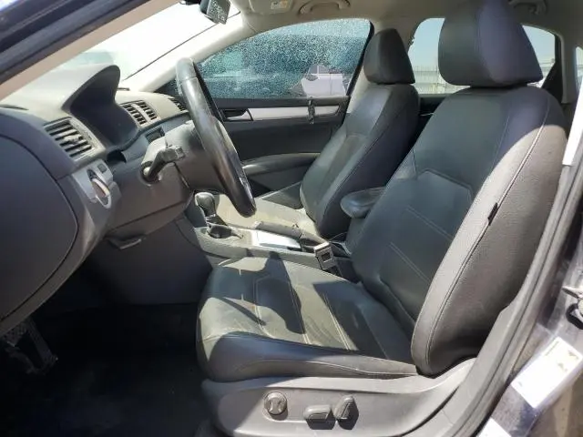 2012 VOLKSWAGEN PASSAT SE  