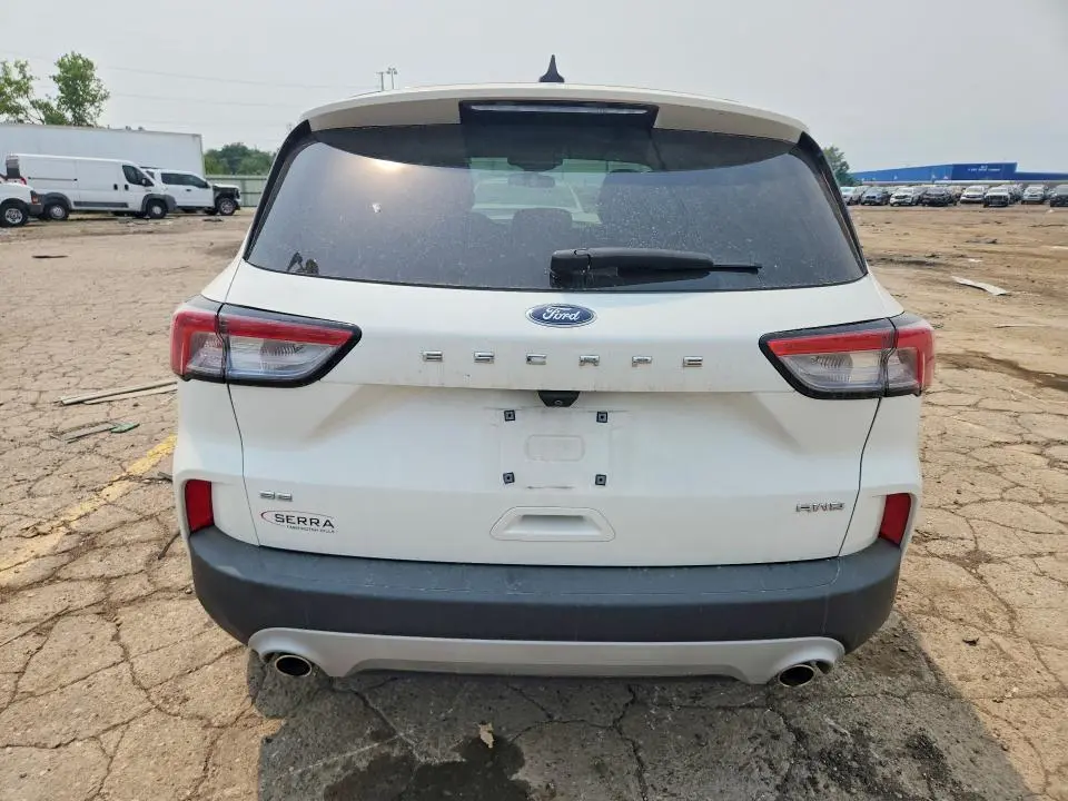 2022 FORD ESCAPE SE  